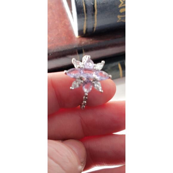 Exquisite Rhodium-Plated Size 9 Floral Ring with Lavender Gemstones - Picture 6 of 11